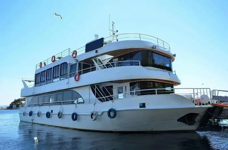 Restaurant-Schiff zu verkaufen