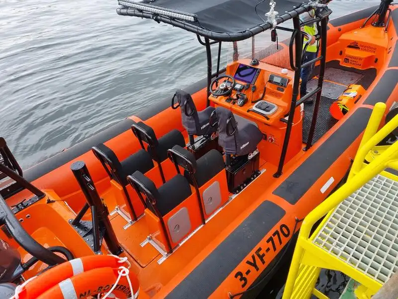 Festrumpf-Schlauchboot zu verkaufen