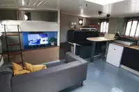 Schwimmendes Hotel zu verkaufen