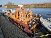 Festrumpf-Schlauchboot zu verkaufen