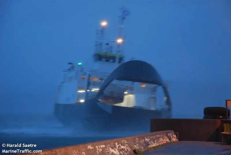 Fährschiff zu verkaufen