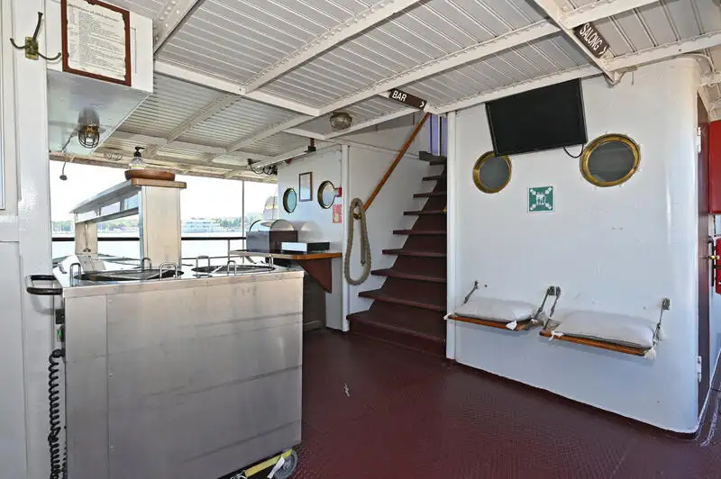 Kreuzfahrtschiff zu verkaufen