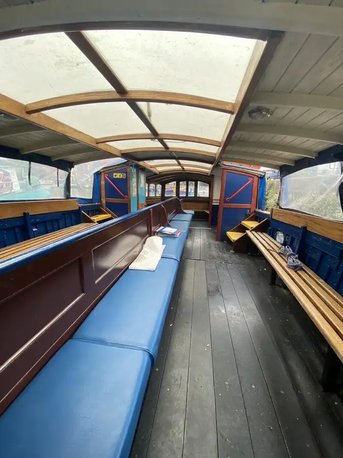 Fährschiff zu verkaufen