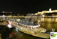 Kreuzfahrtschiff zu verkaufen