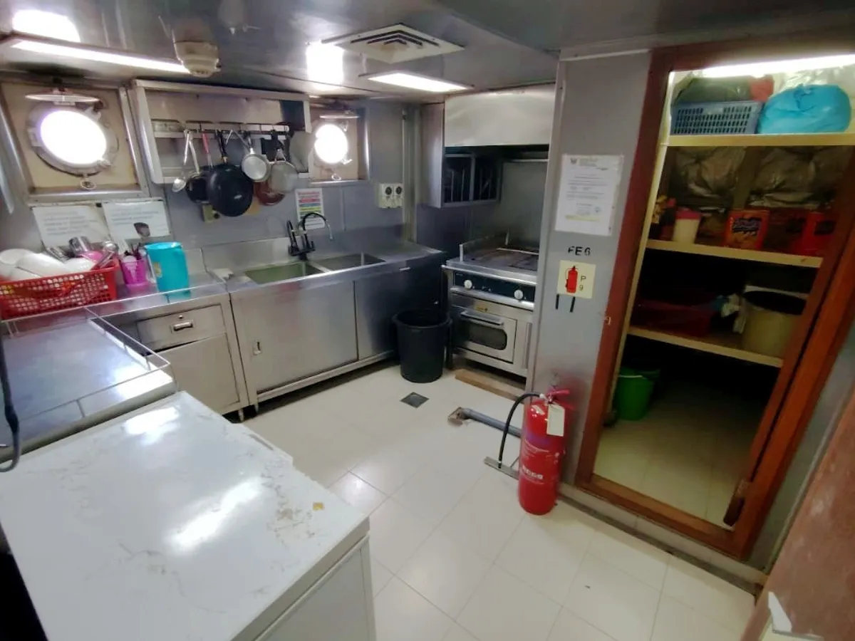 Landungsboot, Tank zu verkaufen