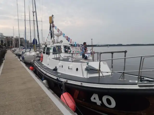 Lotsenboot zu verkaufen