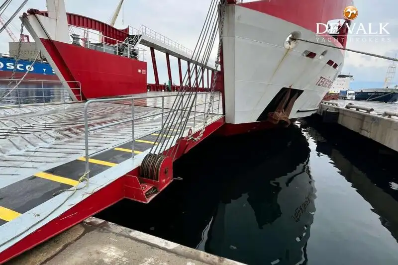 Fährschiff zu verkaufen