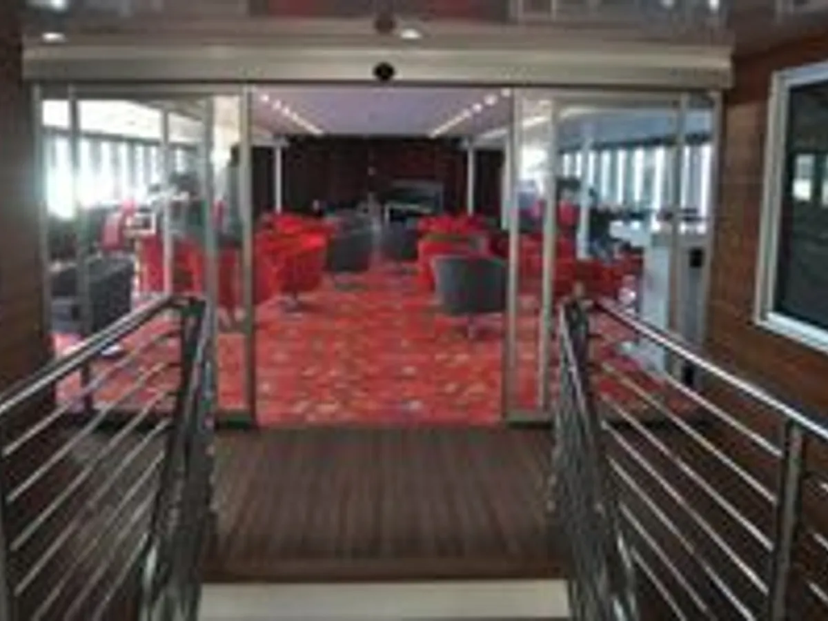 Kreuzfahrtschiff zu verkaufen