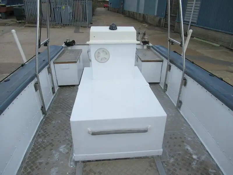 Festrumpf-Schlauchboot zu verkaufen