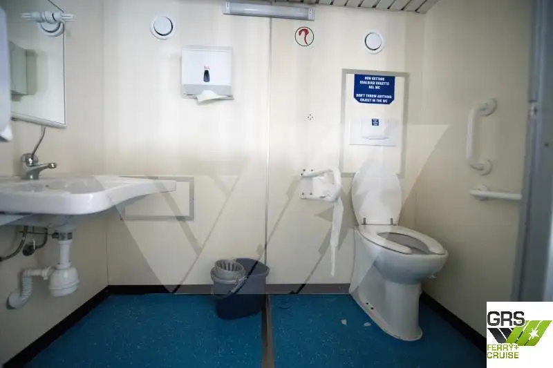 Kreuzfahrtschiff zu verkaufen
