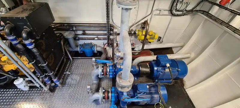 Öl-/Chemikalientanker zu verkaufen