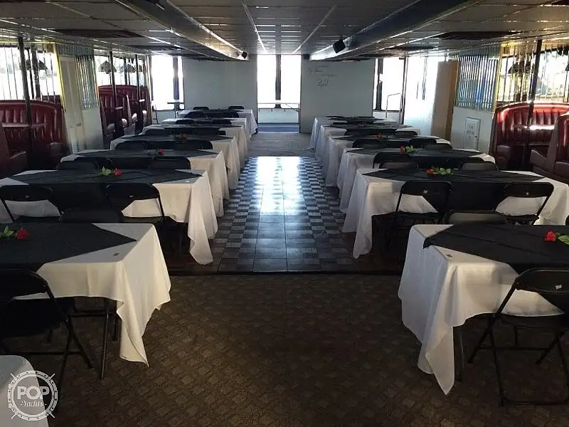 Kreuzfahrtschiff zu verkaufen