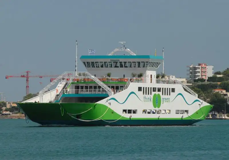 Fährschiff zu verkaufen