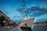 Kreuzfahrtschiff zu verkaufen