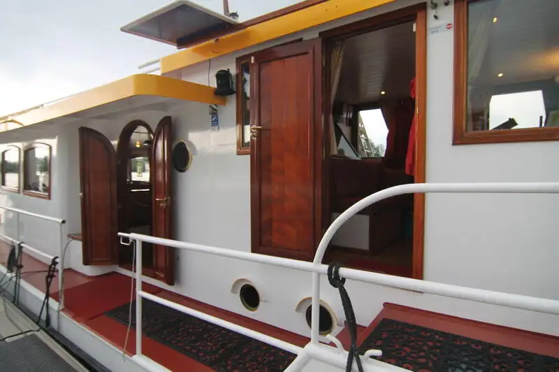 Kreuzfahrtschiff zu verkaufen