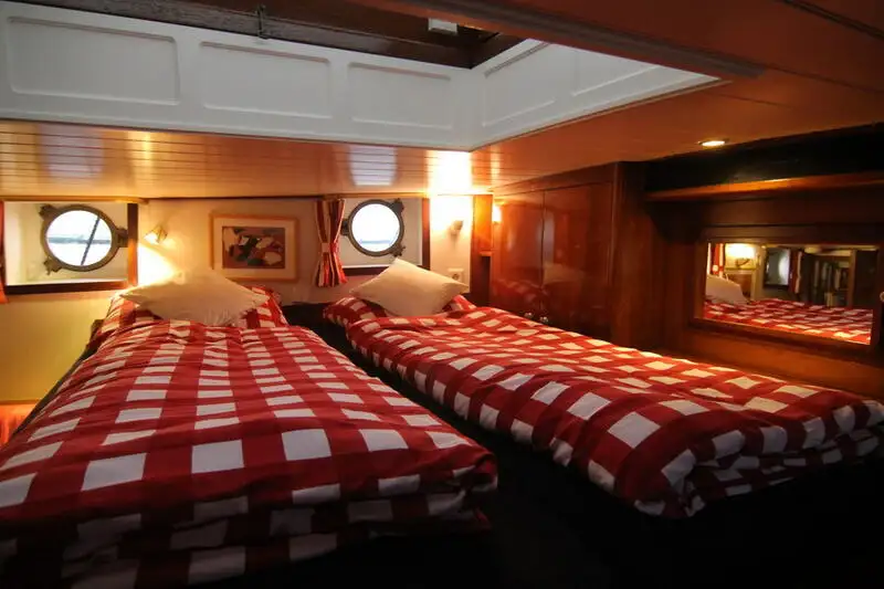Kreuzfahrtschiff zu verkaufen
