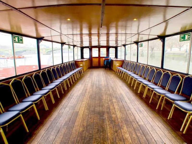 Fährschiff zu verkaufen