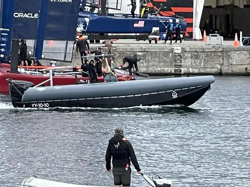Festrumpf-Schlauchboot zu verkaufen