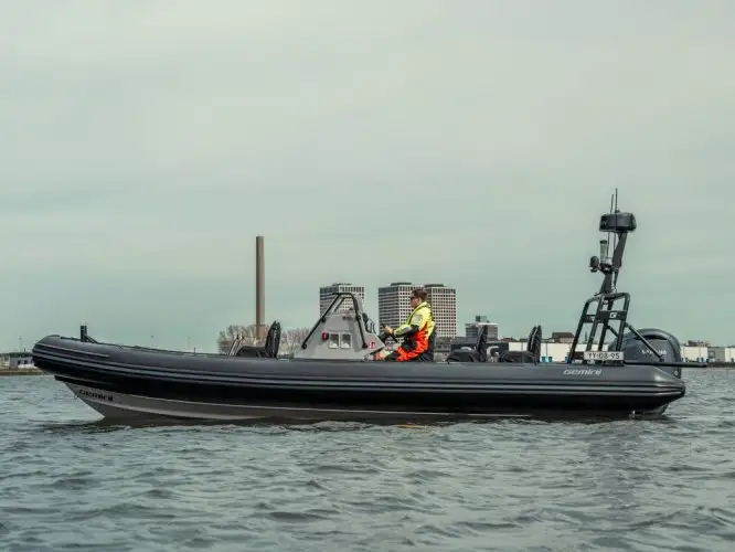 Festrumpf-Schlauchboot zu verkaufen