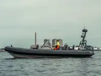 Festrumpf-Schlauchboot zu verkaufen