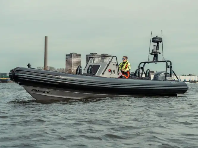 Festrumpf-Schlauchboot zu verkaufen