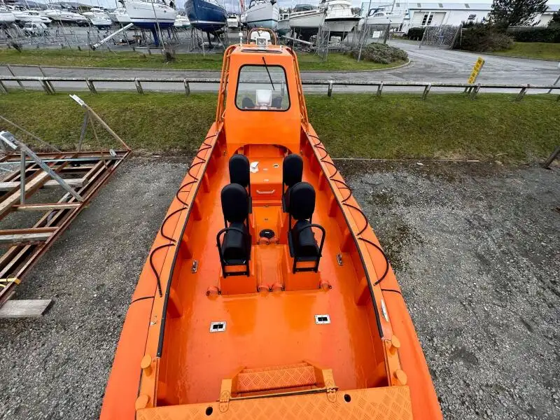 Festrumpf-Schlauchboot zu verkaufen
