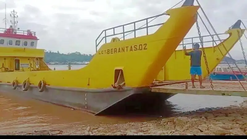 Landungsboot, Tank zu verkaufen