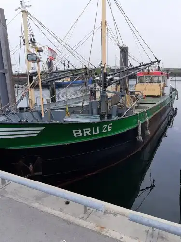 Trawler zu verkaufen