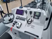 Festrumpf-Schlauchboot zu verkaufen