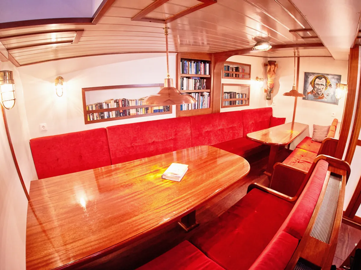 Yacht zu verkaufen