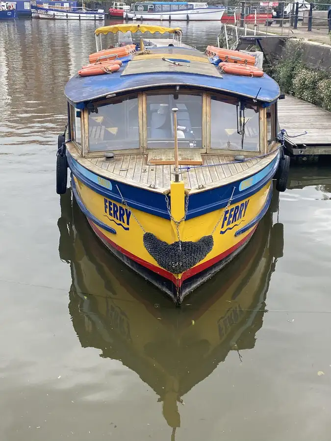 Fährschiff zu verkaufen
