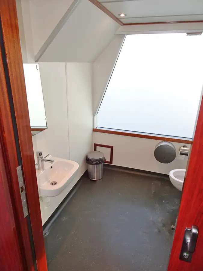 Kreuzfahrtschiff zu verkaufen