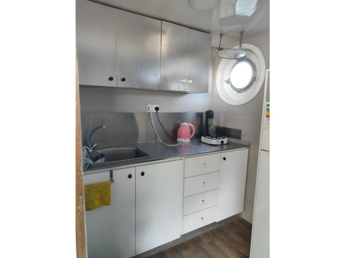 Containerschiff zu verkaufen