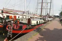 Schwimmendes Hotel zu verkaufen