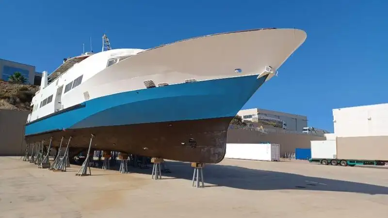 Fährschiff zu verkaufen