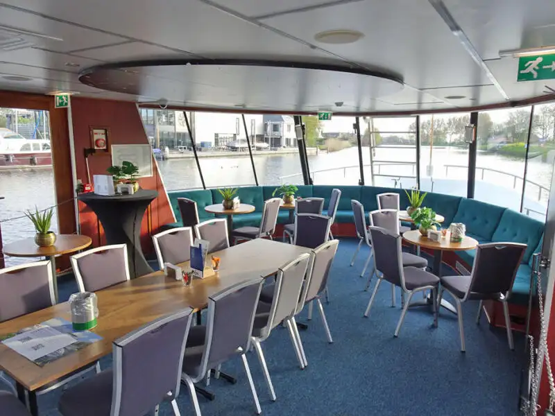 Kreuzfahrtschiff zu verkaufen