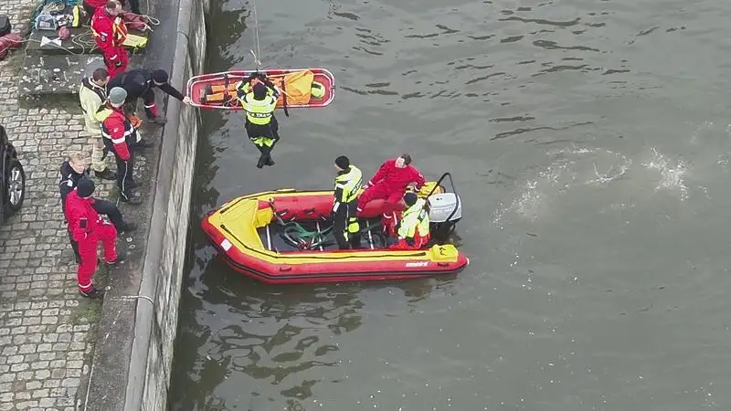 Rettungsschiff zu verkaufen