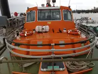Rettungsboot zu verkaufen