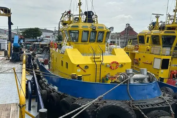 Schleppboot zu verkaufen