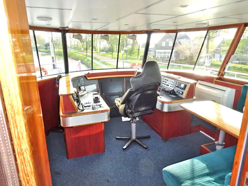 Kreuzfahrtschiff zu verkaufen
