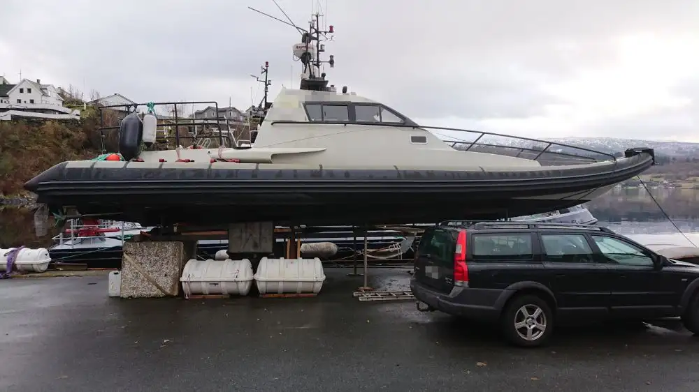 Festrumpf-Schlauchboot zu verkaufen