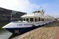 Kreuzfahrtschiff zu verkaufen