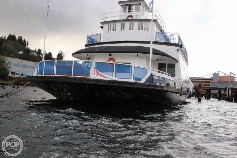 Fährschiff zu verkaufen