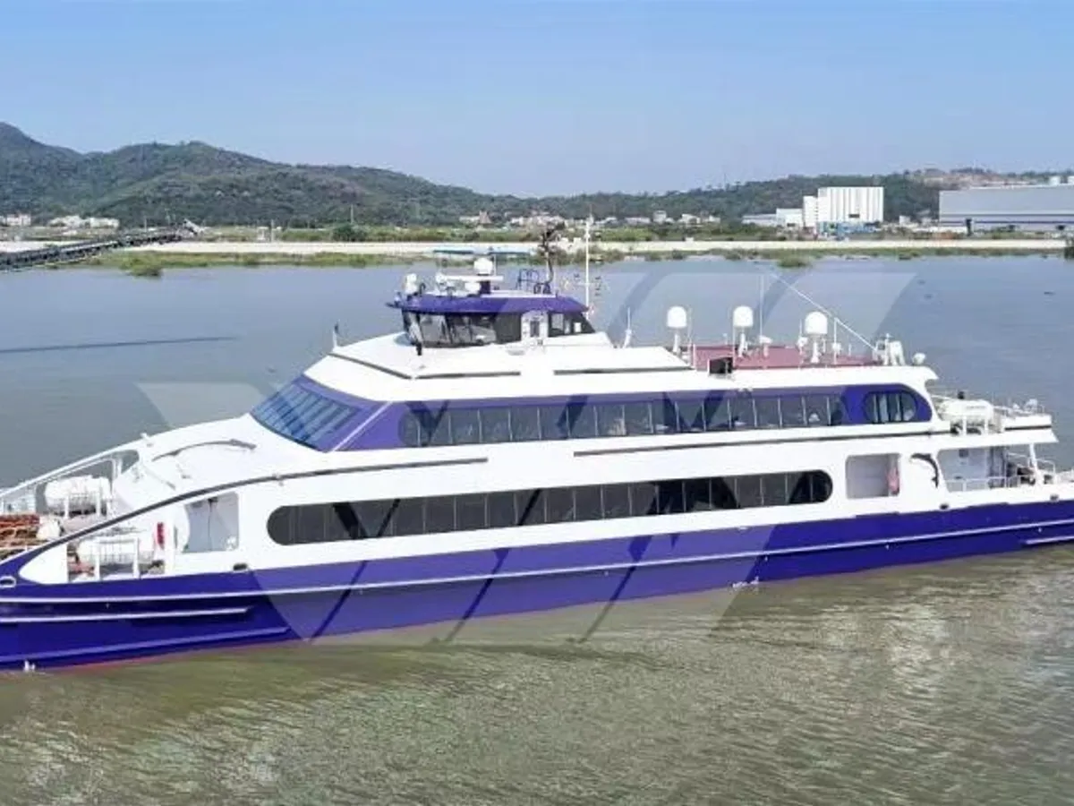 Fährschiff zu verkaufen