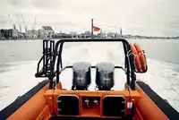 Festrumpf-Schlauchboot zu verkaufen