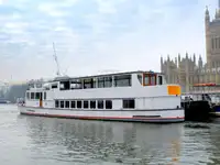 Fährschiff zu verkaufen