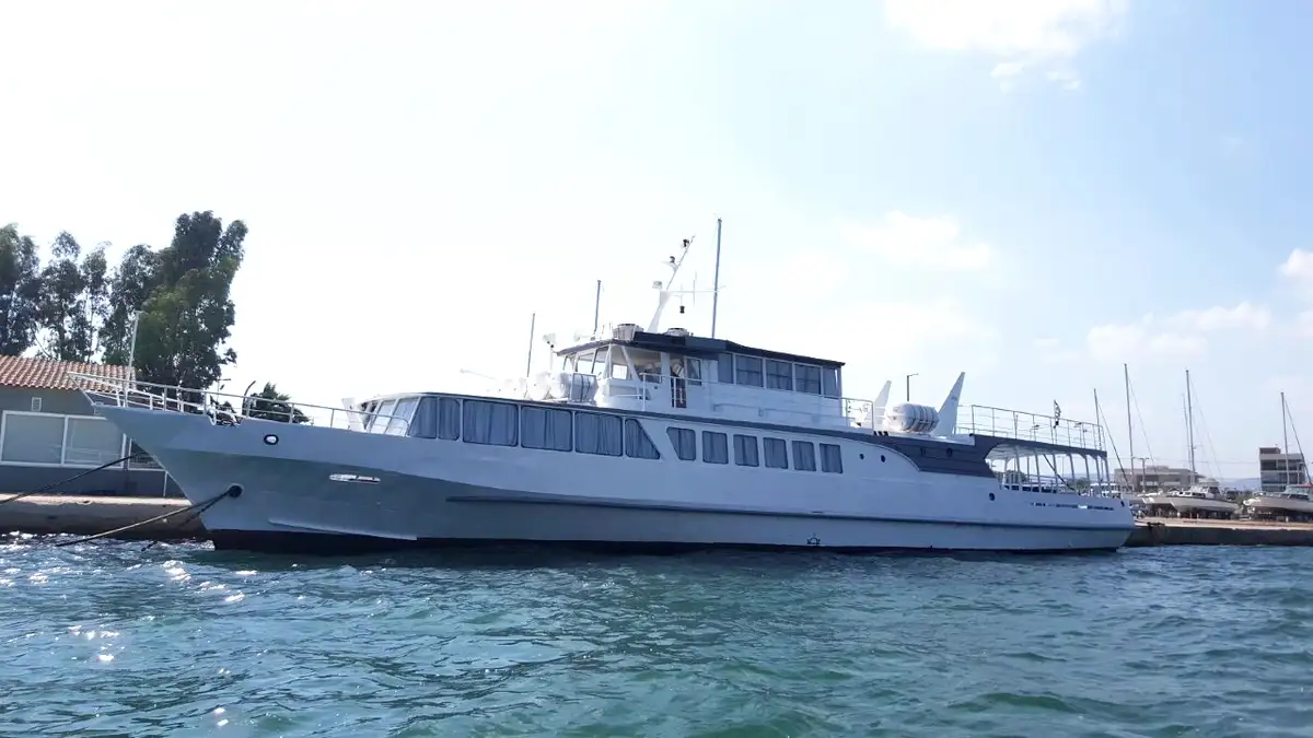Passagierschiff zu verkaufen