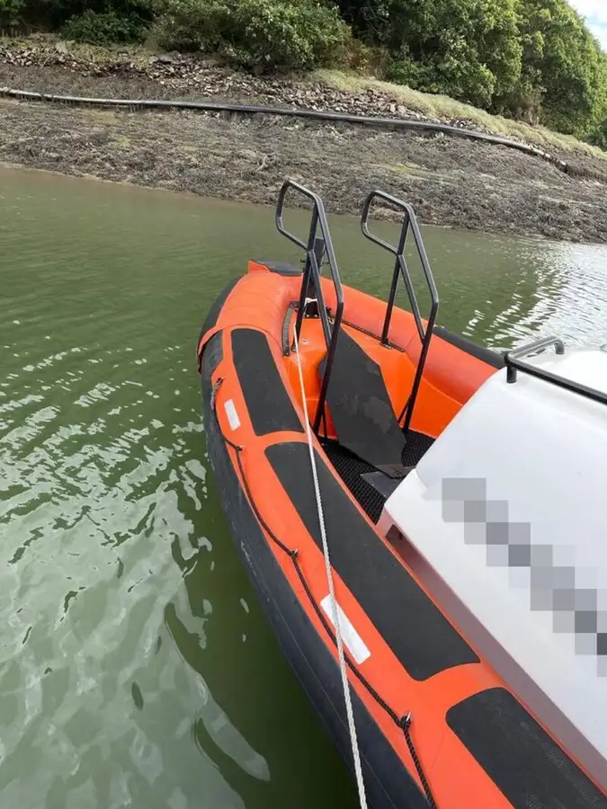 Festrumpf-Schlauchboot zu verkaufen
