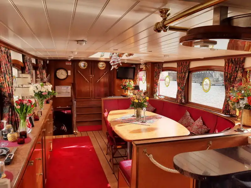 Kreuzfahrtschiff zu verkaufen