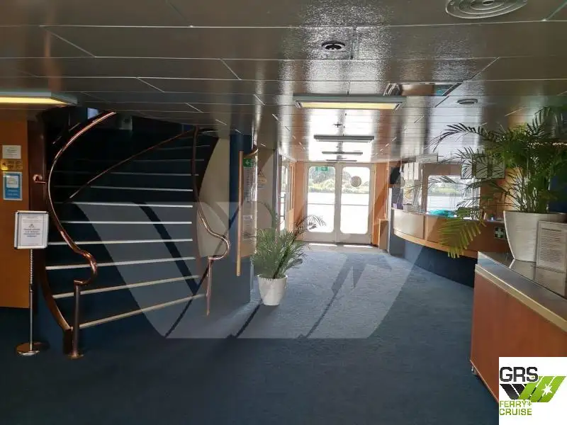 Kreuzfahrtschiff zu verkaufen
